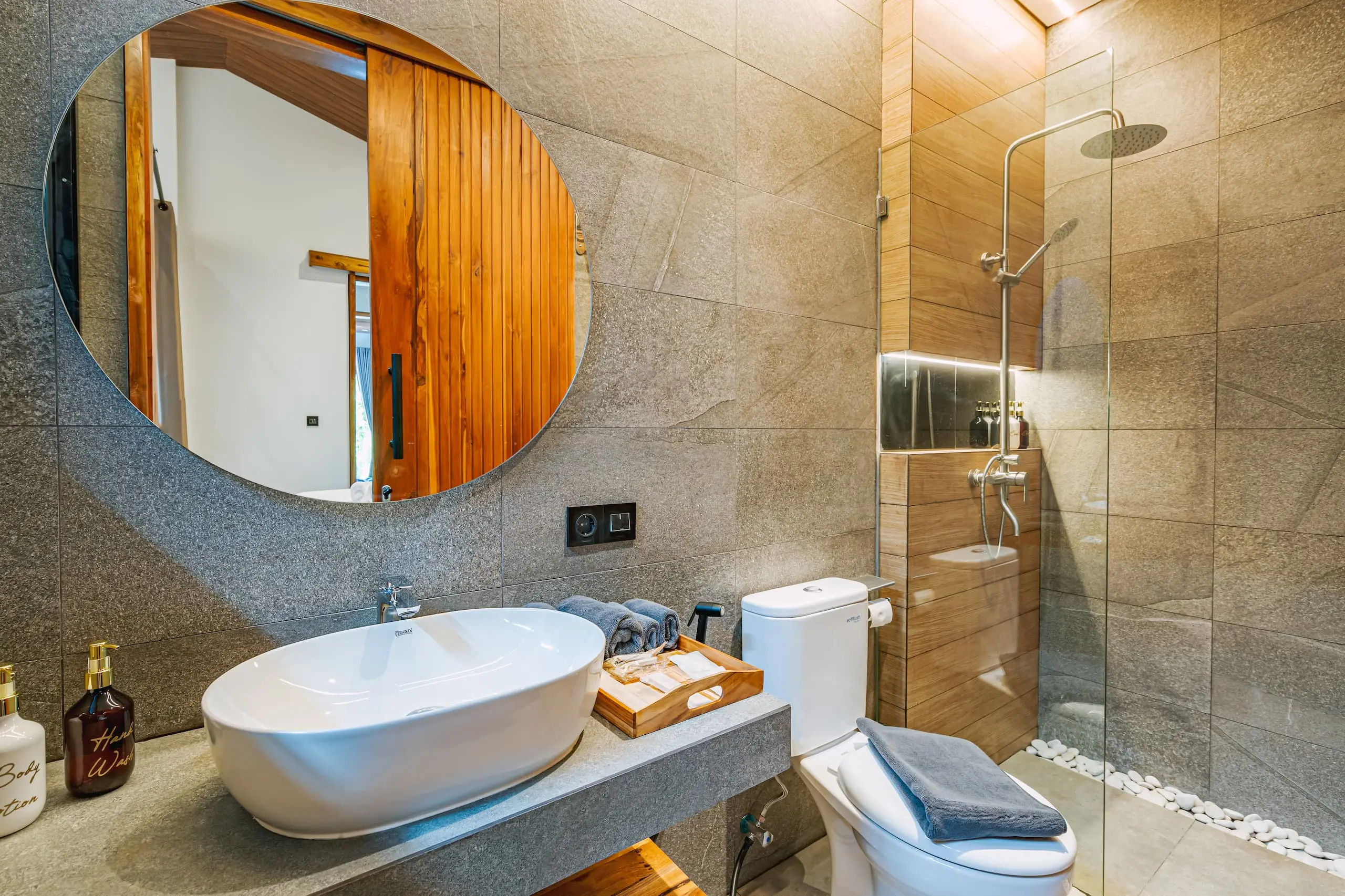 Luxury bathroom at Nirav Villa in Uluwatu, Bali.