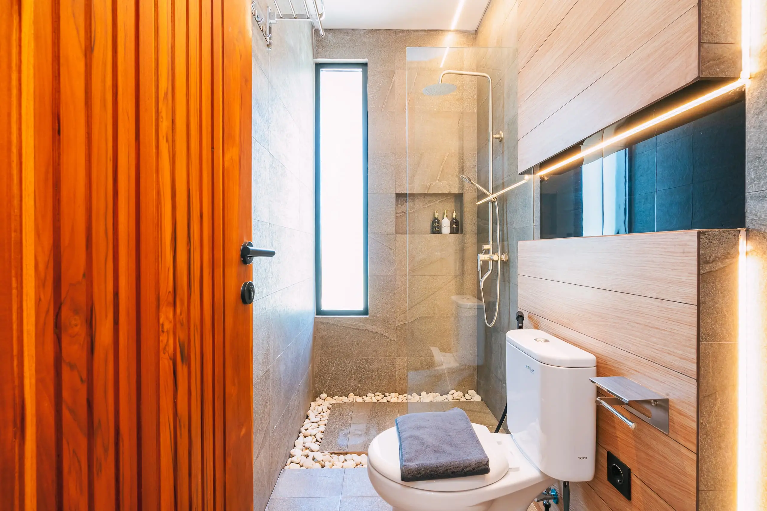 Luxury bathroom at Nirav Villa in Uluwatu, Bali.